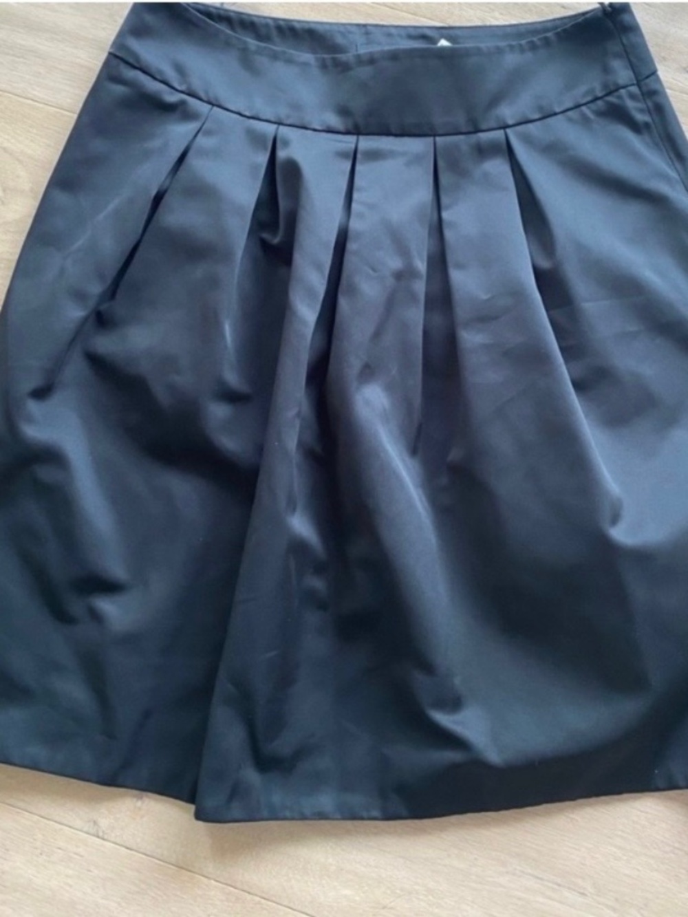 Weekend Max Mara Pleated Black Mini Skirt Size 6 NWOT